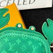 LV Crab Bag Charm Green M01931 - 3