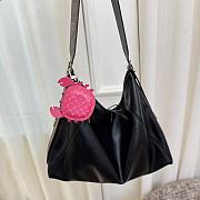 LV Crab Bag Charm Pink M02298 - 1