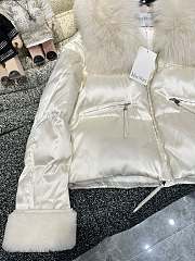 Maxmara Cropped Down Jacket White - 2