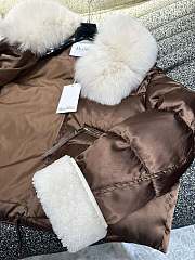 Maxmara Cropped Down Jacket Brown - 2