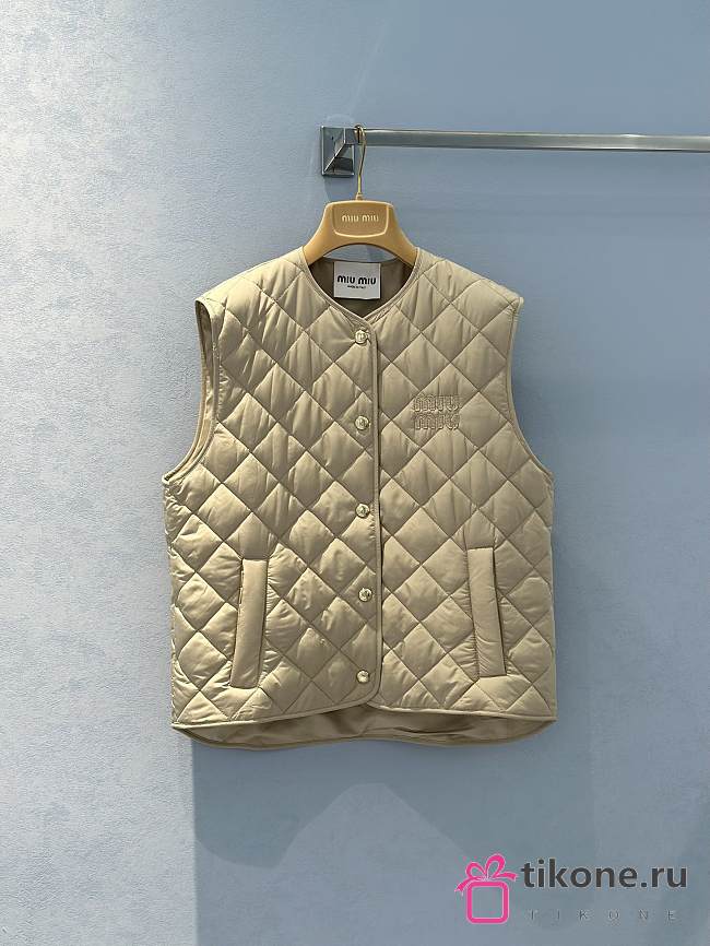 Miumiu Logo Quilted Vest In Cream - 1