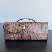 Bottega Veneta Andiamo Clutch Python Fondant - 31x13x3cm - 1