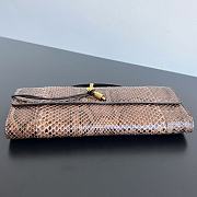 Bottega Veneta Andiamo Clutch Python Fondant - 31x13x3cm - 3