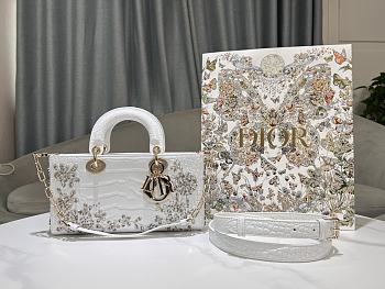 Dior Small Lady D-joy Bag White 15626 - 26x13.5x5cm