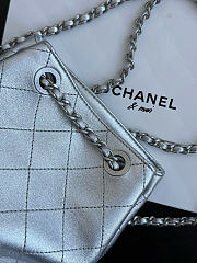 Chanel Metallic Lambskin Silver Tone Metal Silver - 24.5x18x8cm - 2