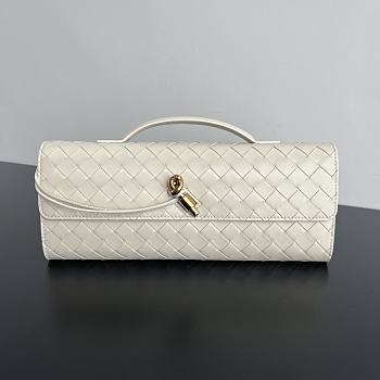 Bottega Veneta Andiamo Clutch Bag In Off White - 31x13x3cm