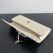 Bottega Veneta Andiamo Clutch Bag In Off White - 31x13x3cm - 5