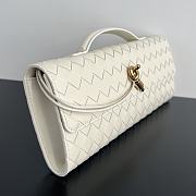 Bottega Veneta Andiamo Clutch Bag In Off White - 31x13x3cm - 2