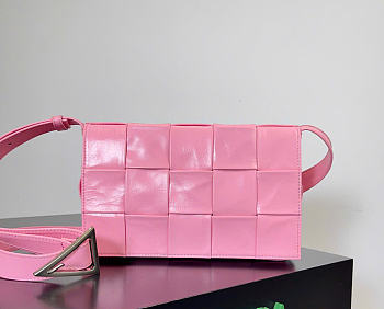 Bottega Veneta Cassette Intreccio Leather Pink - 23x15x5cm