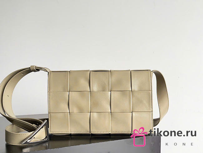 Bottega Veneta Cassette Intreccio Leather Travertine - 23x15x5cm - 1