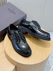 VLTN Garavani Gentleglam Derby Shoe In Calfskin Black - 2