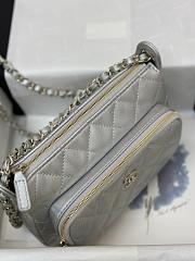 Chanel Clutch With Chain Iridescent Metallic Lambskin Gold Tone Metal Silver - 21×15×7.5cm - 6