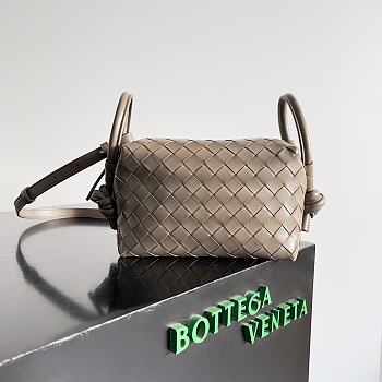 Bottega Veneta Loop Top Handle Pinecone - 19x12x9cm