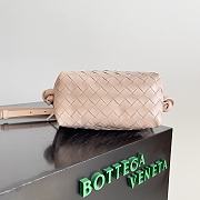 Bottega Veneta Loop Top Handle Cameo - 19x12x9cm - 2