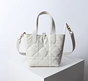 Small Dior Toujours Vertical Tote Bag White Macrocannage Calfskin - 18x16x12cm - 6