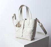 Small Dior Toujours Vertical Tote Bag White Macrocannage Calfskin - 18x16x12cm - 4