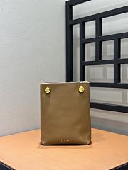 Loewe Pebble Pouch In Smooth Calfskin Oak - 21.5x17x7cm - 2