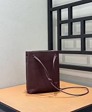 Loewe Pebble Pouch In Smooth Calfskin Burgundy - 21.5x17x7cm - 5