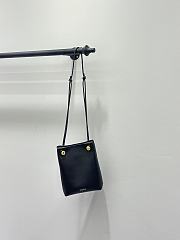 Loewe Pebble Pouch In Smooth Calfskin Black - 21.5x17x7cm - 2