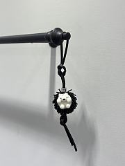 Loewe Hedgehog Charm In Felt Beads And Calfskin Black/ Soft White - 5