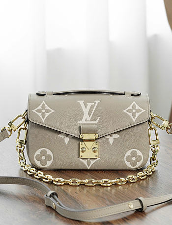 LV Pochette Metis East West Bag Tourterelle Grey/ Cream M23081 - 21.5x13.5x6 cm