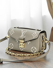 LV Pochette Metis East West Bag Tourterelle Grey/ Cream M23081 - 21.5x13.5x6 cm - 3