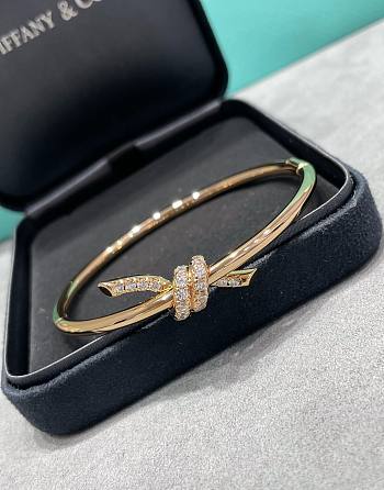 Tiffany Knot Wire Bangle in Yellow Gold with Diamonds