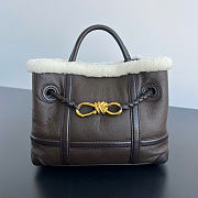 Bottega Veneta Small Andiamo Merinos Aviator Bag in Pondant - 25x22x10.5cm - 1