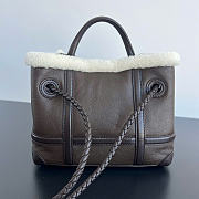 Bottega Veneta Small Andiamo Merinos Aviator Bag in Pondant - 25x22x10.5cm - 3