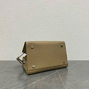 The Row Soft Margaux 10 Bag in Grained Milk Tea - 25.5x18x19cm - 4