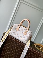 LV Speedy 18 Mastic Cream - 18x12x10cm - 5