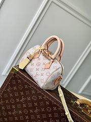 LV Speedy 18 Mastic Cream - 18x12x10cm - 4