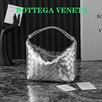 Bottega Veneta Wallace Silver - 20x13x9.5cm