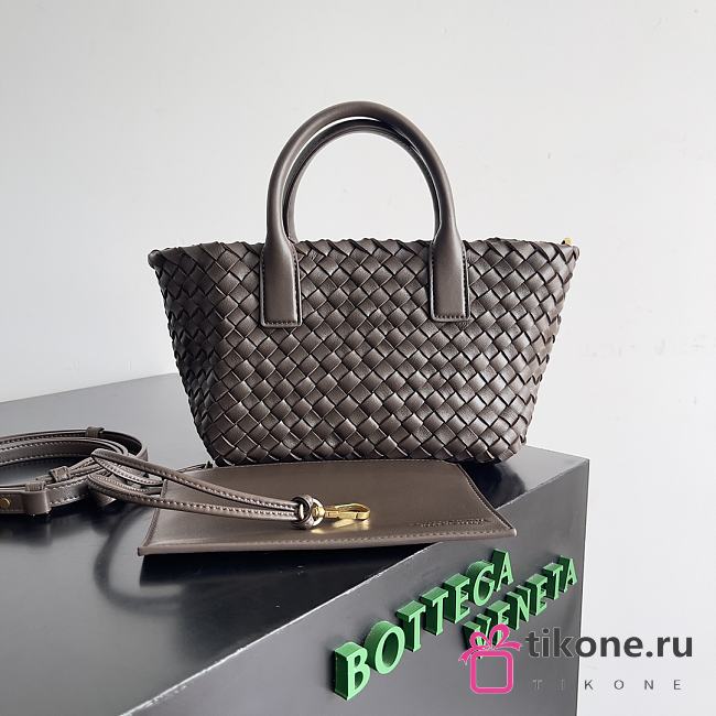 Bottega Veneta Small Cabat Pondant - 32x23x16cm - 1