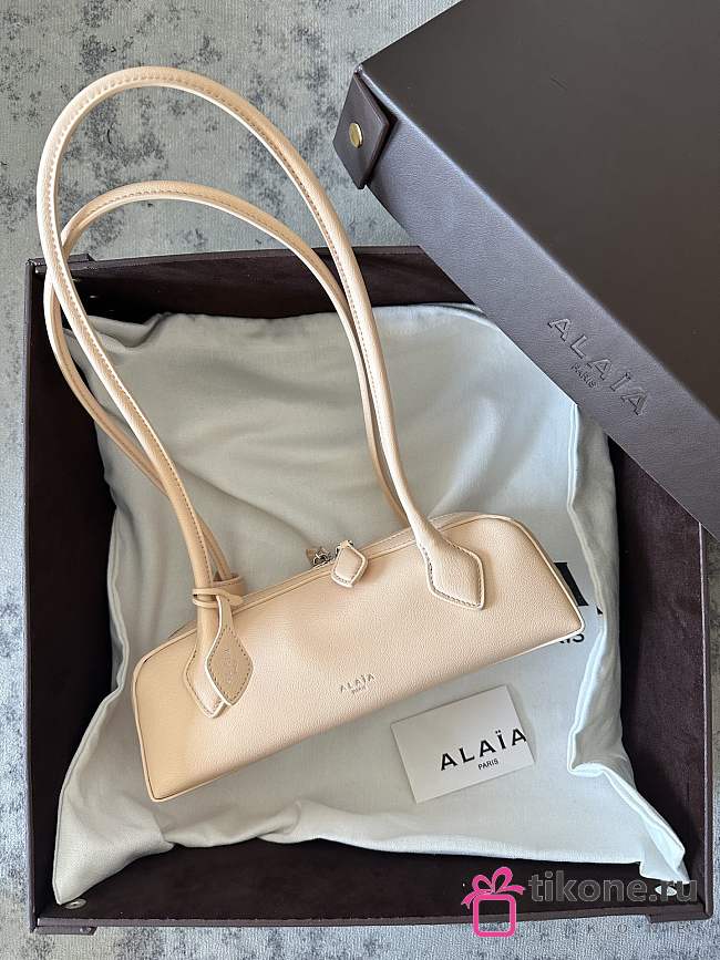 Alaia Le Teckel Small Bag In Goatskin Nude - 27x8x9cm - 1