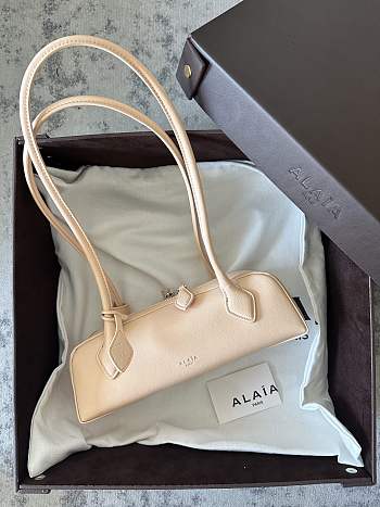 Alaia Le Teckel Small Bag In Goatskin Nude - 27x8x9cm