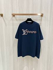 LV Vers Embellished Short-Sleeved T-Shirt Dark Blue 1AGHXR - 1