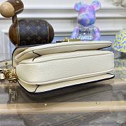 LV Pochette Metis East West Monogram Empreinte Cream M22942 - 21.5x13.5x6cm - 4