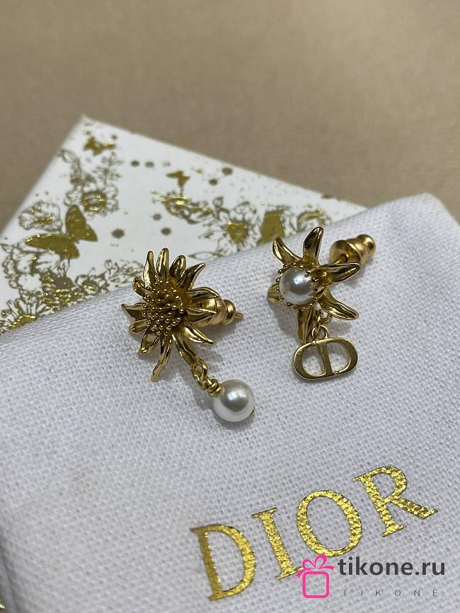 Dior Chardons Earrings Gold Finish Metal and White Resin Pearls  - 1