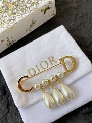 Dior CD Pearls Brooch Gold Finish Brass and White Crystal Pearls - 6