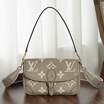 LV Diane Bicolor Monogram Empreinte Tourterelle Beige M46583 - 24x15x9cm