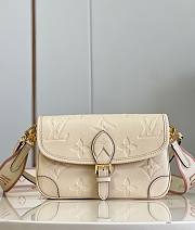 LV Diane Monogram Empreinte Cream Beige M46388 - 24x15x9cm - 1