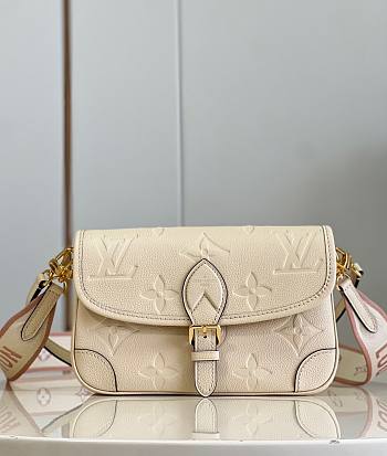 LV Diane Monogram Empreinte Cream Beige M46388 - 24x15x9cm