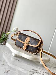 LV Nano Diane Monogram Canvas M83298 - 19x10.5x6cm - 1