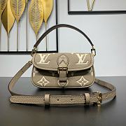 LV Nano Diane Bicolor Monogram Empreinte Tourterelle Beige M83300 - 19x10.5x6cm - 1