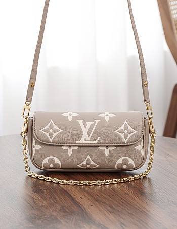 LV Wallet On Chain Ivy Bicolor Monogram Empreinte Tourterelle Gray M82211 - 23.5x12x4.3cm