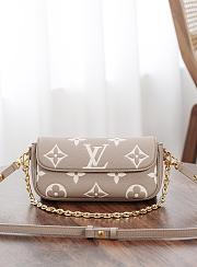 LV Wallet On Chain Ivy Bicolor Monogram Empreinte Tourterelle Gray M82211 - 23.5x12x4.3cm - 6