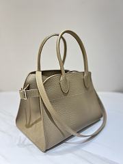 The Row Soft Margaux 10 Bag in Grained Milk Tea - 25.5x18x19cm - 2