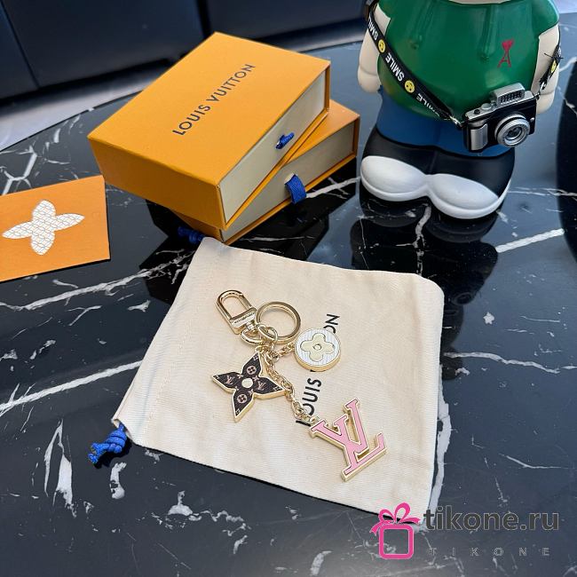 LV Spring Street Bag Charm and Key Holder S00 M01187 - 1