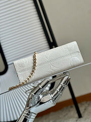 LV OnTheGo East West Monogram Empreinte Cream M23698 - 25x13x10cm - 3